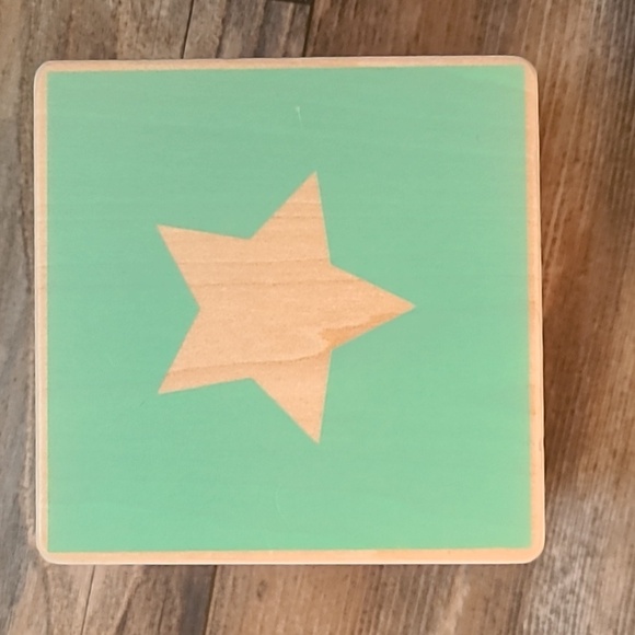 KiwiCo Explore with Me Crate 0-12m - Picture 15 of 17